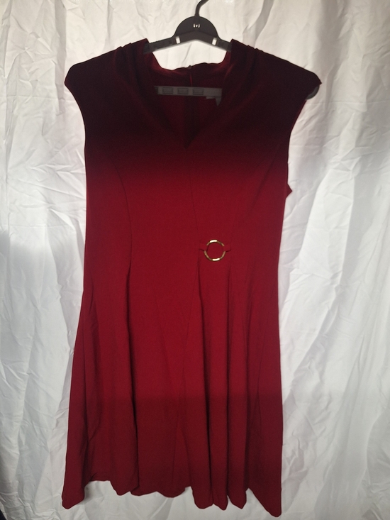 London Style Dresses & Skirts - London Style Burgundy Cap-Sleeve Fit & Flare Dress with Gold Ring